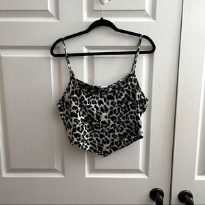 SHEIN Curve Size 2X Snow Leopard Bandana Tank